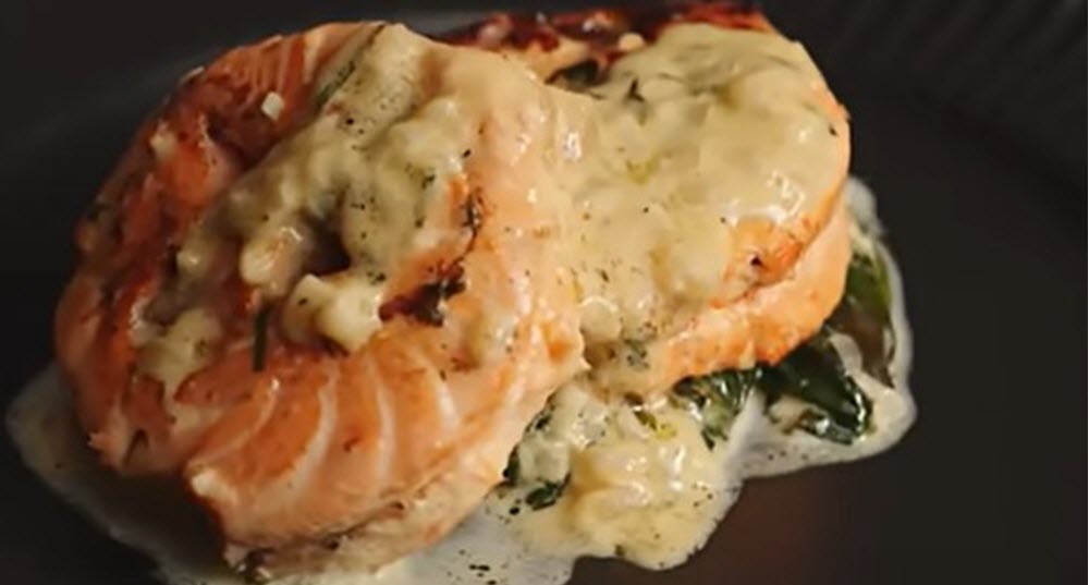 Salmon Rolls in Garlic Cream Sauce