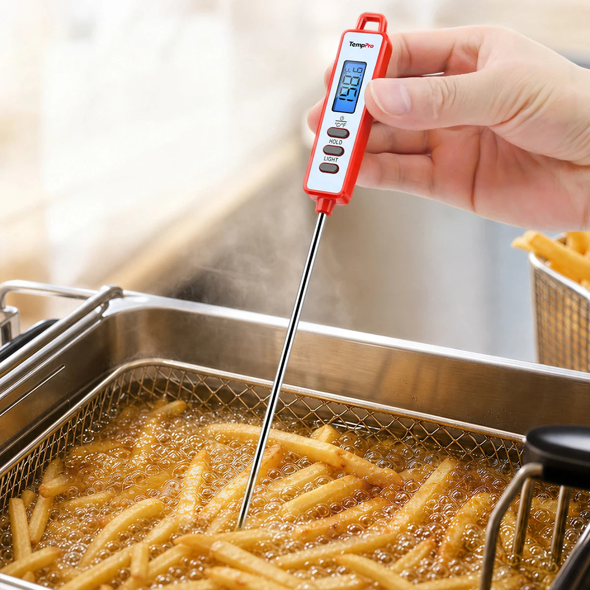 Thermomètre à viande instantané TempPro TP01AW — Sonde longue de 5,3 po, blanc · Édition magasin